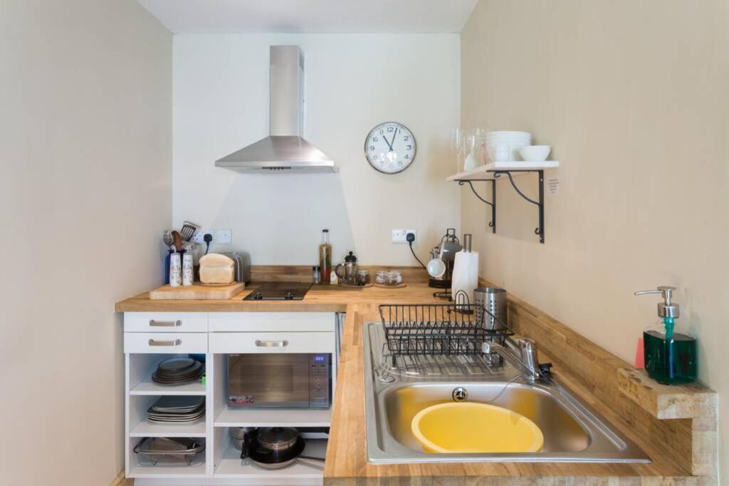 Apartment Little House Bristol